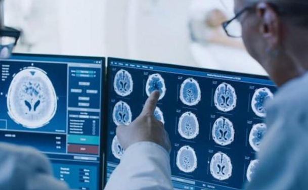🩻 X-ray, CT Scan, or MRI: What’s the Difference?